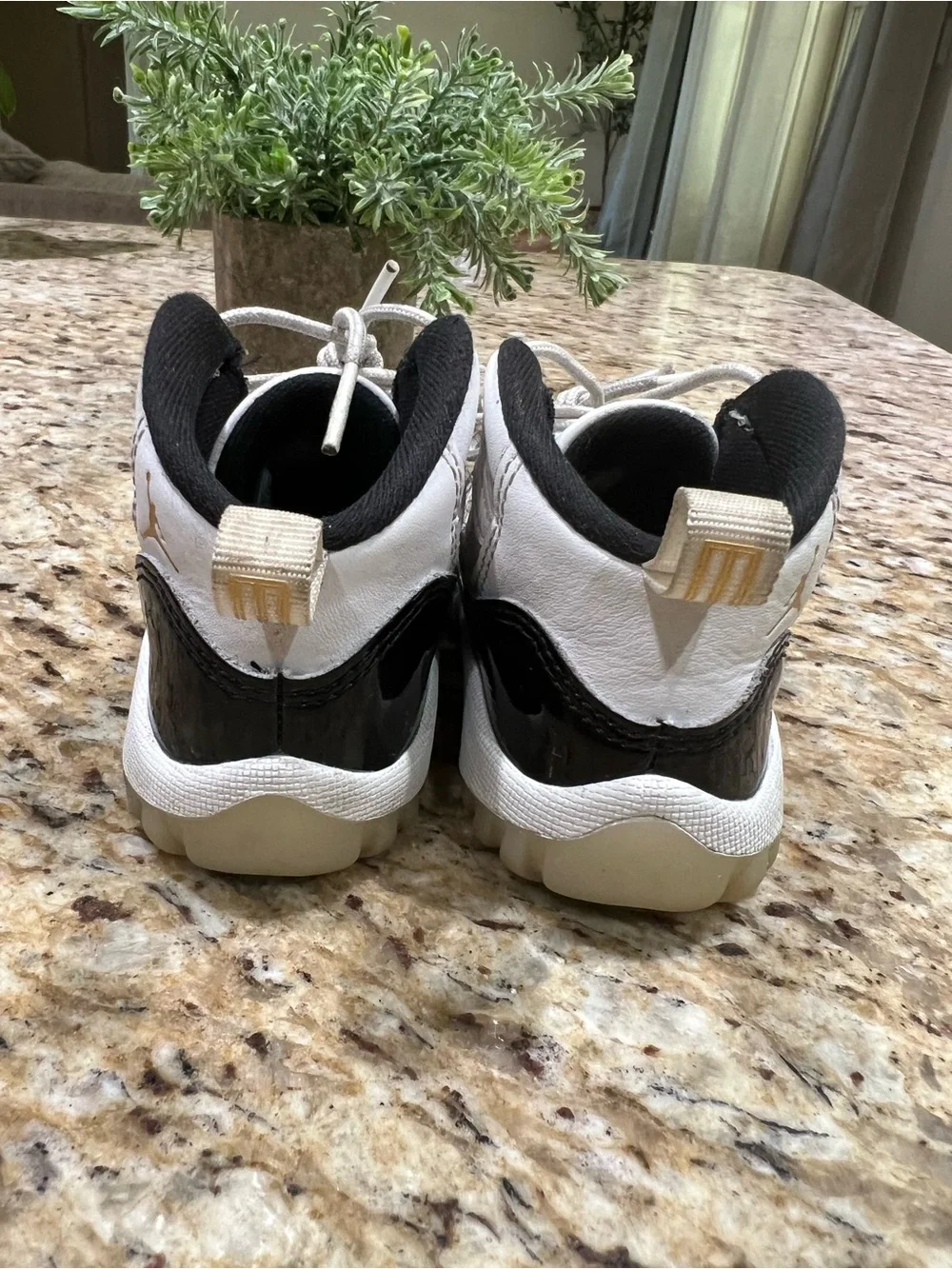 Jordan 11 toddler